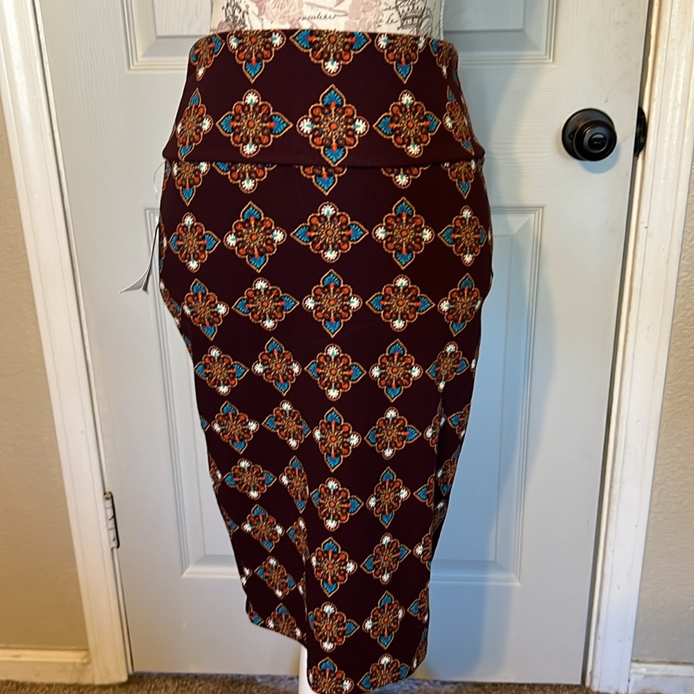 LulaRoe NWT Cassie comfy pencil skirt great for Xmas work night out size small